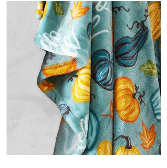 SHOW SPECIAL Hello Fall ..super plush blanket - Picture 3 of 4